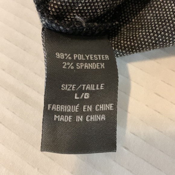 Suzy Shier ladies short skirt. In size L - Picture 6 of 6